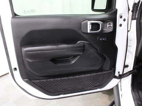 Used 2020 Jeep Gladiator Rubicon AWD/4WD image 5