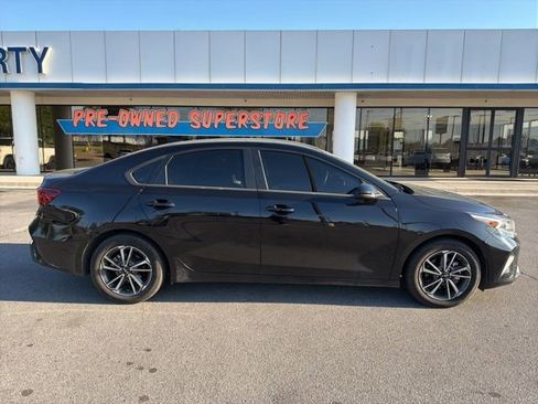 Used 2022 Kia Forte LXS image 3