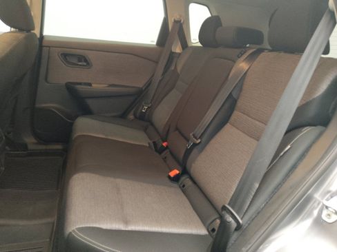 Used 2022 Nissan Rogue S FWD image 18