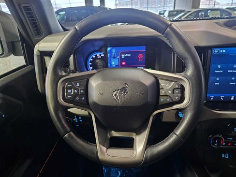 Used 2022 Ford Bronco Badlands image 11