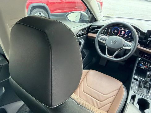 Used 2025 Volkswagen Jetta SEL FWD image 18
