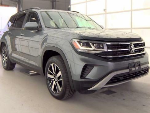 Used 2023 Volkswagen Atlas SE AWD/4WD image 3