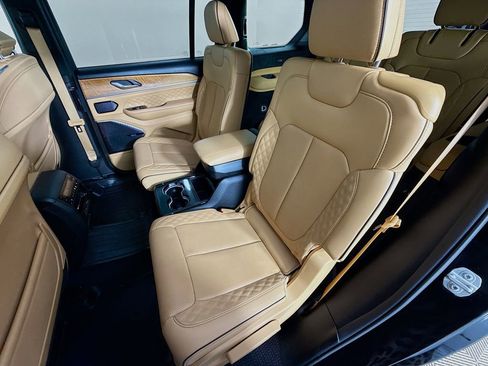 Used 2024 Jeep Grand Cherokee L Summit AWD/4WD image 25