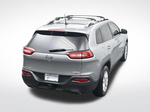 Used 2017 Jeep Cherokee Latitude w/ Trailer Tow Group AWD/4WD image 29