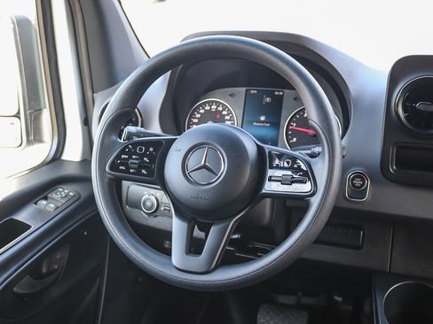 Used 2024 Mercedes-Benz Sprinter 2500 image 23