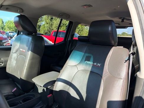 Used 2011 Nissan Xterra PRO-4X w/ Pro-4x Leather Pkg AWD/4WD image 17