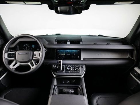 Used 2024 Land Rover Defender 90 S image 4