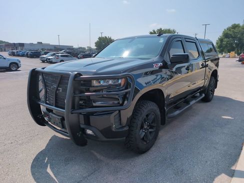 Used 2019 Chevrolet Silverado 1500 LT Trail Boss AWD/4WD image 4