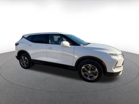 Used 2026 Chevrolet Blazer LT FWD image 2