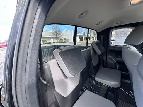 Used 2020 Toyota Tacoma SR w/ SX Package image 9