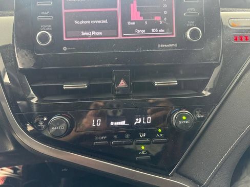 Used 2022 Toyota Camry SE FWD image 32