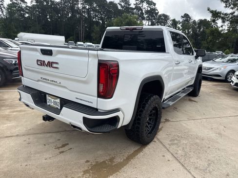Used 2023 GMC Sierra 1500 Denali w/ Technology Package AWD/4WD image 4