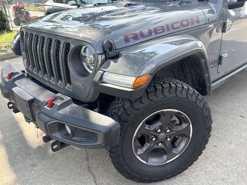 Used 2021 Jeep Gladiator Rubicon AWD/4WD image 2