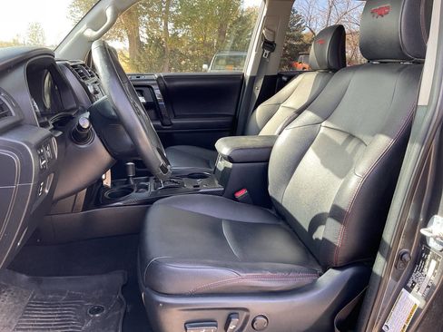 Used 2018 Toyota 4Runner TRD Off-Road Premium image 15