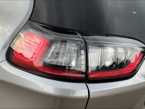 Used 2022 Jeep Cherokee Latitude Lux image 24