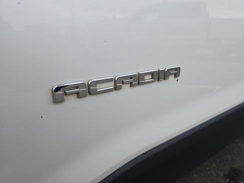 Used 2018 GMC Acadia SLT image 39