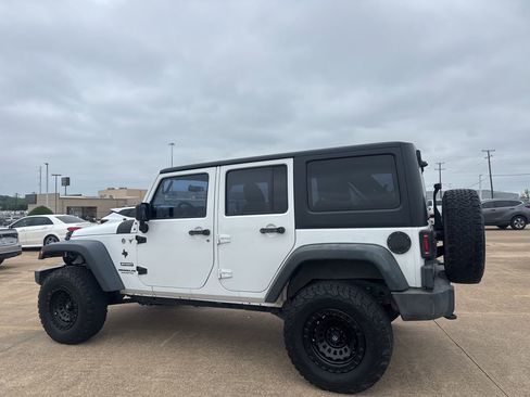 Used 2017 Jeep Wrangler Unlimited Sport AWD/4WD image 13