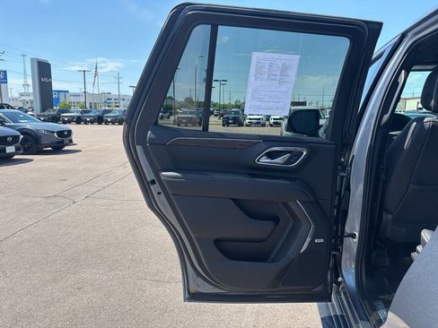 Used 2021 Chevrolet Tahoe Premier AWD/4WD image 25