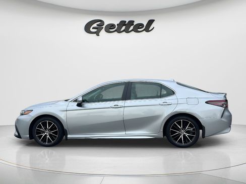 Used 2024 Toyota Camry SE w/ Cold Weather Package FWD image 8
