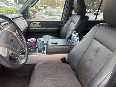 Used 2017 Ford Expedition Limited w/ Equipment Group 301A image 9