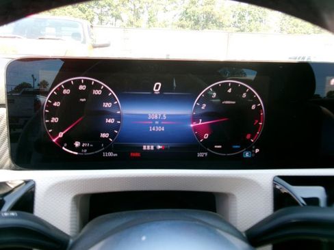 Used 2025 Mercedes-Benz CLA 250 image 16
