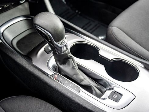 Used 2024 Chevrolet Malibu LT image 25