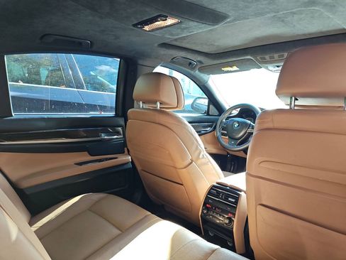 Used 2014 BMW 750i xDrive AWD/4WD image 46