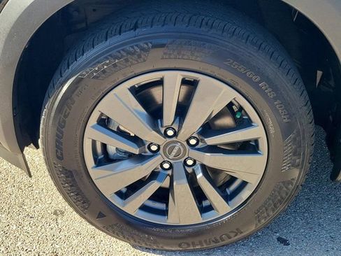 Certified 2025 Nissan Pathfinder SV FWD image 12