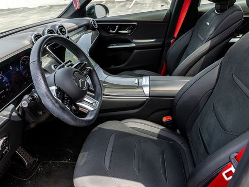 Used 2025 Mercedes-Benz GLC 43 AMG 4MATIC image 28