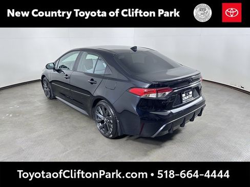 Certified 2025 Toyota Corolla SE image 5