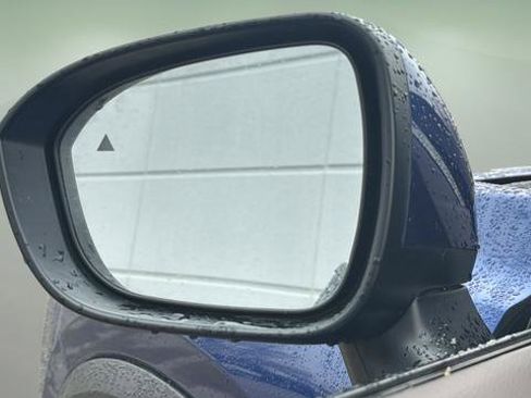 Used 2023 Nissan Rogue SV image 7