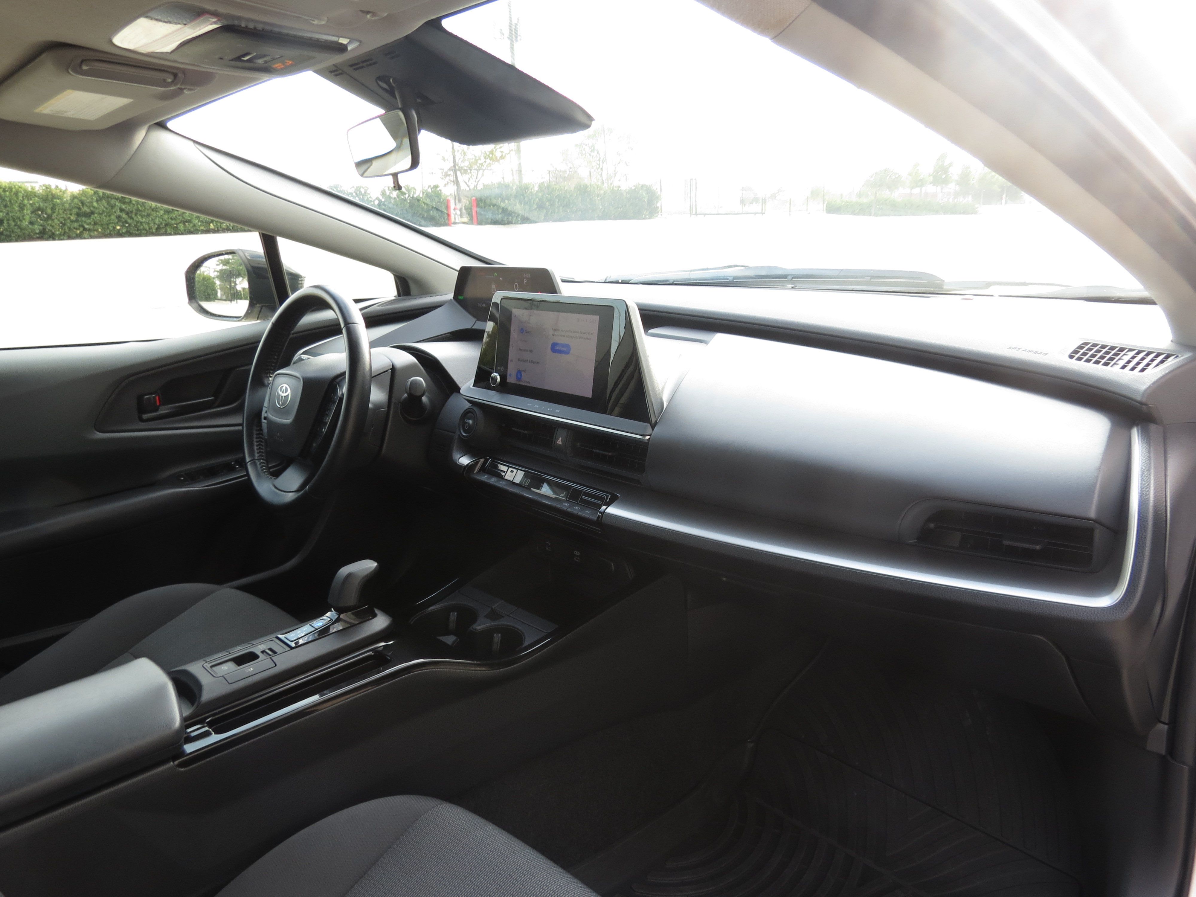 Used 2023 Toyota Prius LE FWD image 30