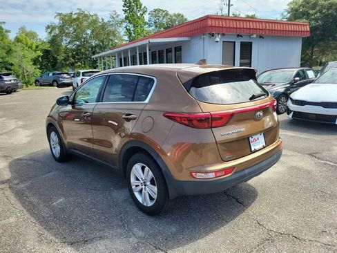 Used 2018 Kia Sportage LX FWD image 3