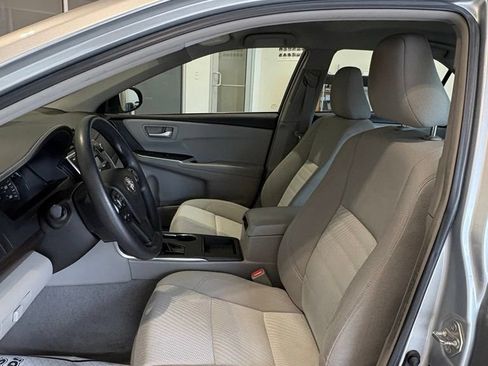 Used 2015 Toyota Camry LE FWD image 13
