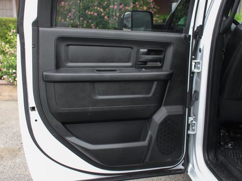 Used 2021 RAM 3500 Tradesman w/ Chrome Appearance Group image 31