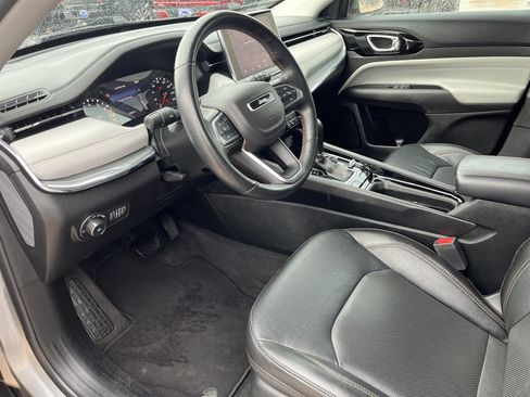 Used 2022 Jeep Compass Limited AWD/4WD image 8