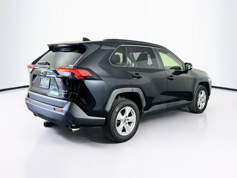 Used 2019 Toyota RAV4 XLE AWD/4WD image 9