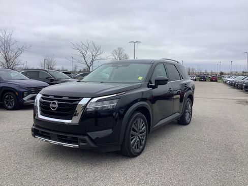 Used 2024 Nissan Pathfinder SL w/ SL Premium Package image 1