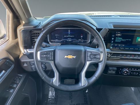 Used 2025 Chevrolet Silverado 1500 LT AWD/4WD image 12