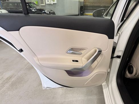 Used 2022 Mercedes-Benz A 220 4MATIC image 19