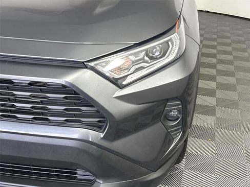 Used 2021 Toyota RAV4 XLE w/ Convenience Package AWD/4WD image 9
