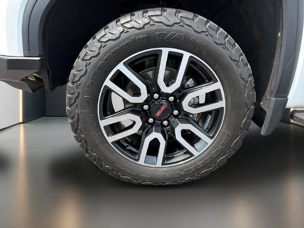Certified 2021 GMC Sierra 1500 AT4 w/ AT4 Premium Package AWD/4WD image 11