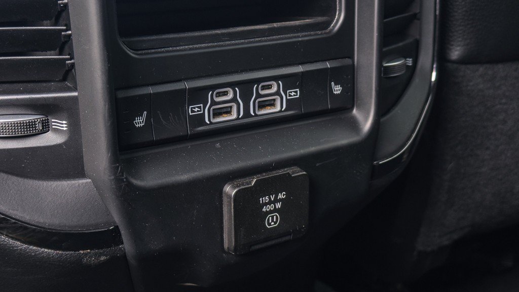 Used 2022 RAM 3500 Limited AWD/4WD image 23