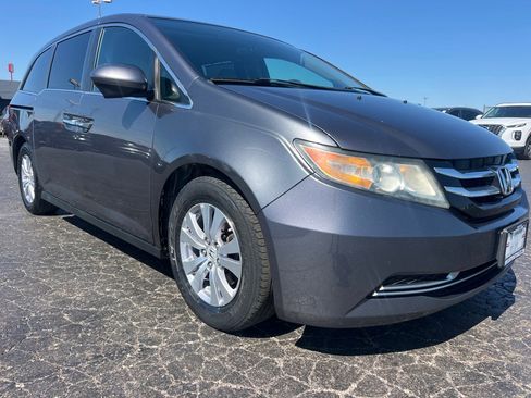 Used 2016 Honda Odyssey SE image 1