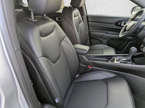 New 2026 Jeep Compass Latitude image 27