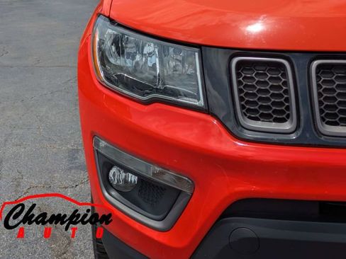 Used 2017 Jeep Compass Trailhawk w/ Leather Interior Group AWD/4WD image 11