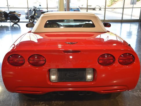 Used 1998 Chevrolet Corvette Convertible w/ Memory Pkg RWD image 44