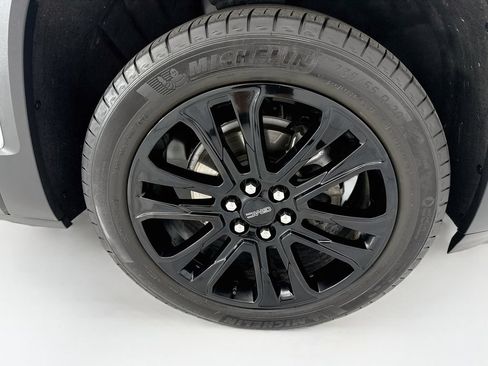 Used 2023 GMC Acadia SLE w/ Elevation Edition FWD image 31