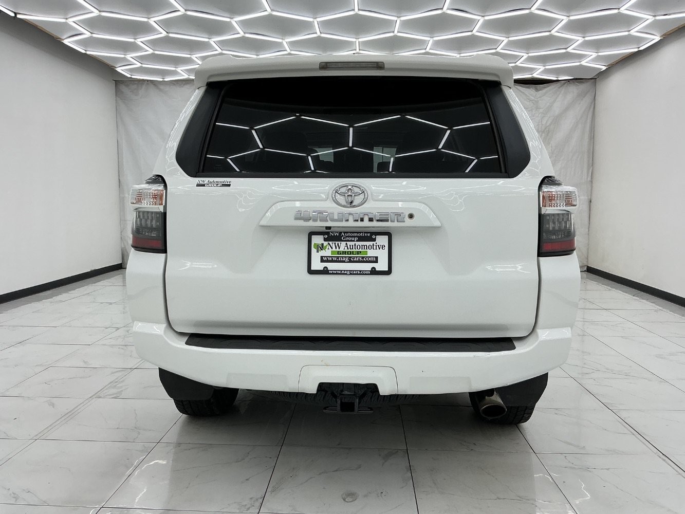 Used 2016 Toyota 4Runner SR5 Premium AWD/4WD image 10