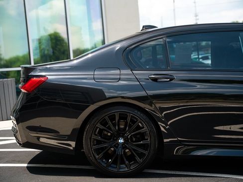 Used 2021 BMW 740i w/ M Sport Package RWD image 12